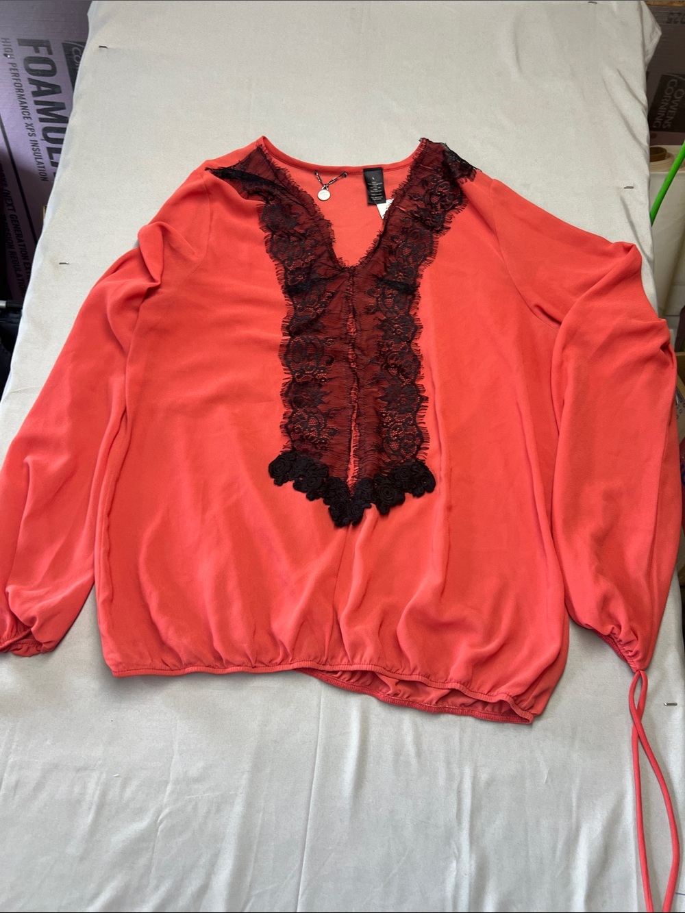 Bke boutique Women’s Coral Lace-Trim V-Neck Blouse